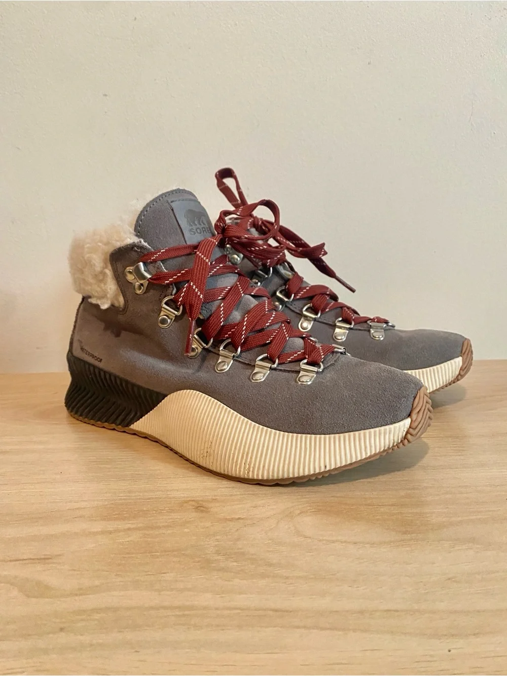 Sorel Gray Suede Waterproof Shearling-Trim Lace-Up Boots with Burgundy Laces 7.5